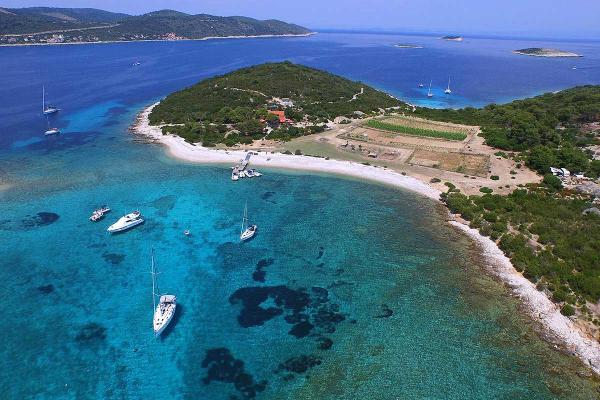 Budikovac Green Lagoon